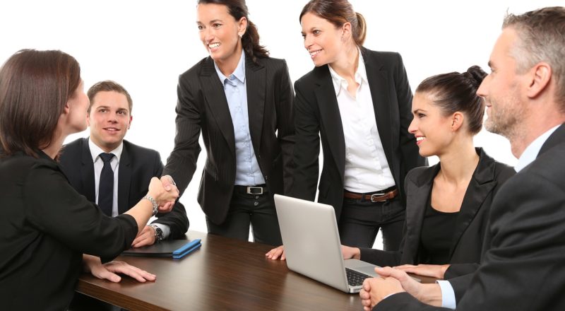 Integrar marketing con los objetivos de ventas para una empresa industrial