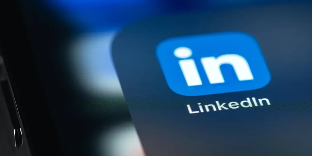 10 errores al usar las redes sociales cuando buscas empleo